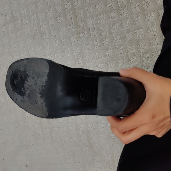 Authentic Chanel black high heeled boot for women - Picture 6 of 7